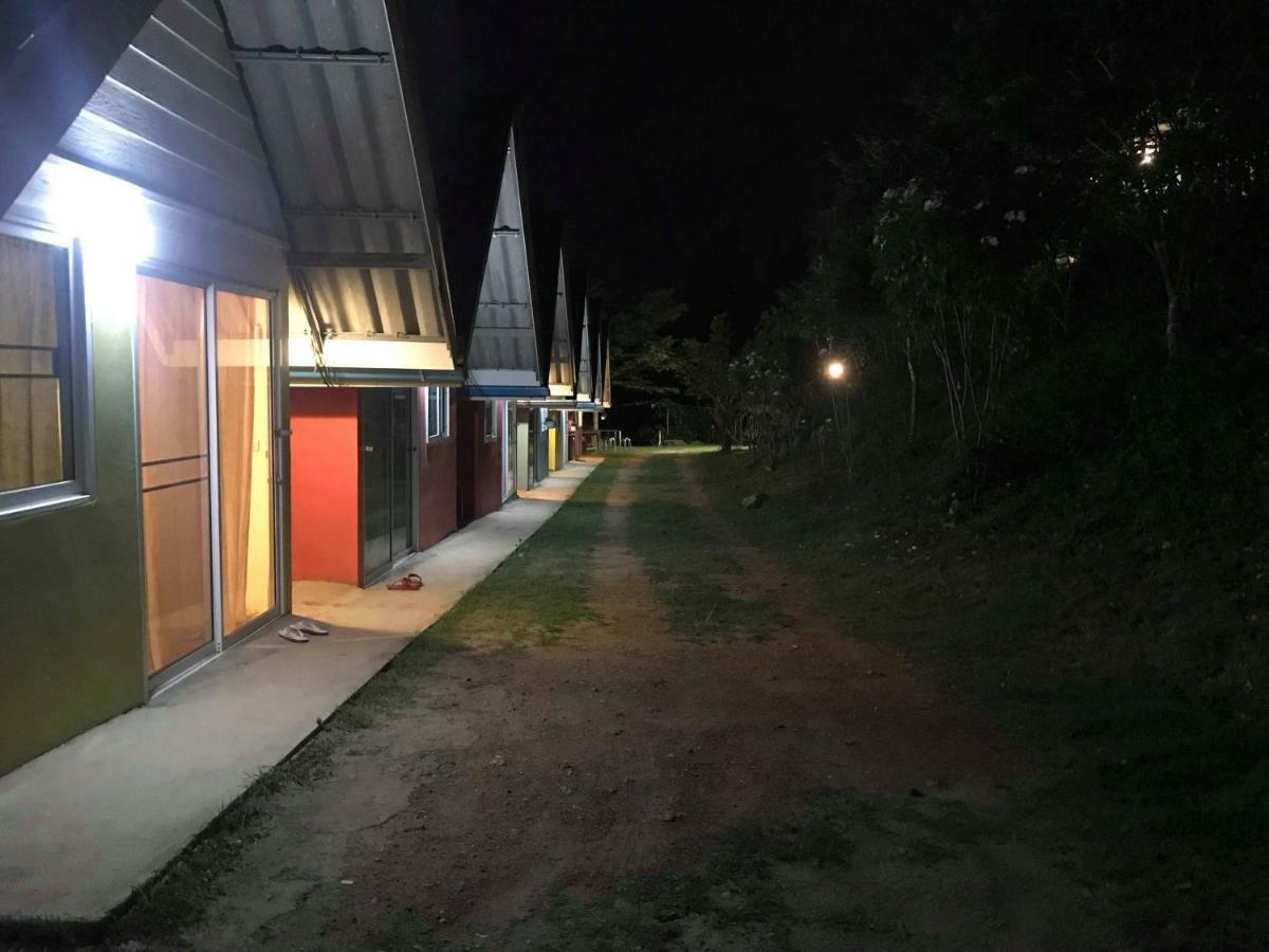 Baan Rai Pray Rung Kaeng Krachan Ban Tha Ling Lom エクステリア 写真